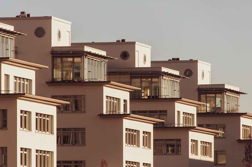 Choosing the Right Legal Structure for Your Real Estate Investments: A Comprehensive Guide